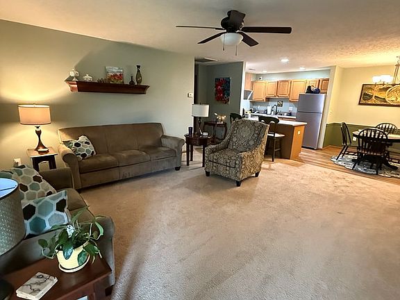 4th image of 726 Scott Dr