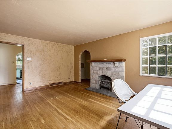 2nd image of 1039 Anderson Rd