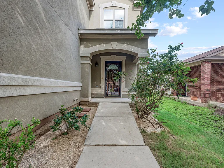 9012 Edmundsbury Dr — Photo 4