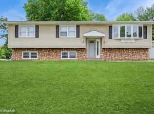 1754 Audubon Dr, Waterloo, IA 50701