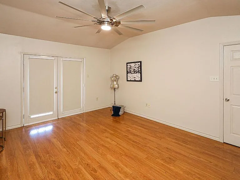 7521 Country Club Dr #307 — Photo 13