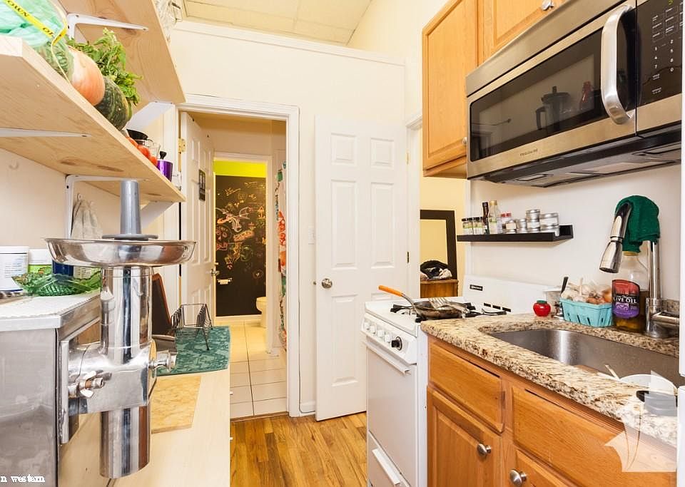 1st image of 1434 N Western Ave #318
