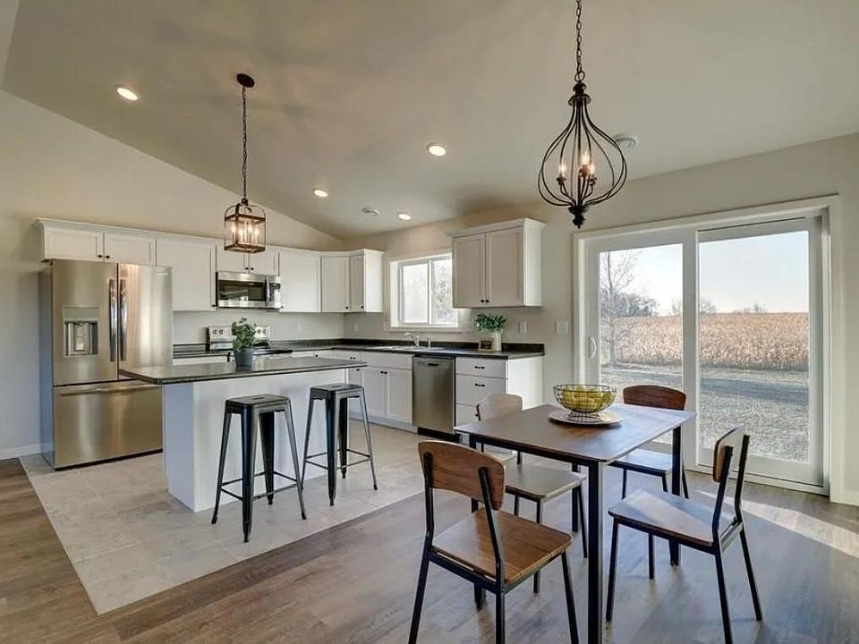 1st image of 300 Vigen Ln