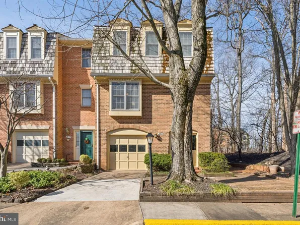 2973 Oakborough Sq, Oakton, VA 22124