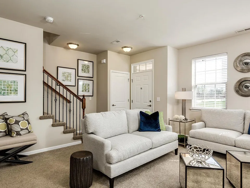 Light, bright, modern living near Auburn Hills