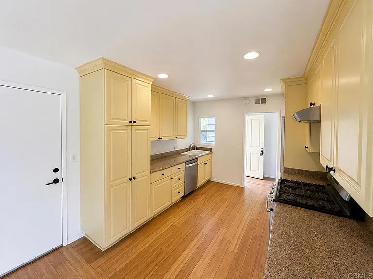 3010 Courser Ave — Photo 7