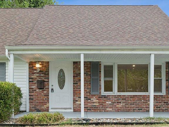 2nd image of 38 Gramercy Ln