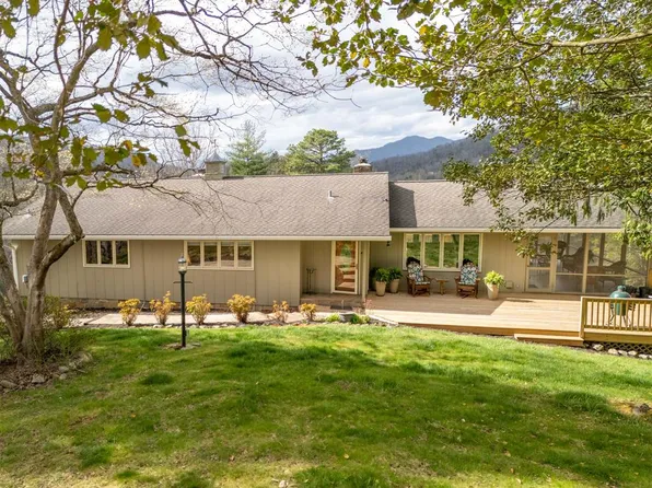 421 Riverwood Dr, Sylva, NC 28779