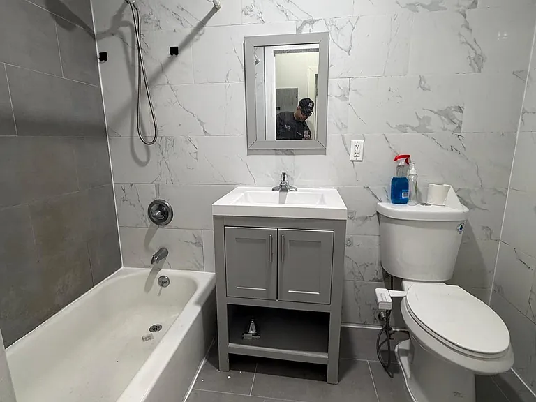 2288 Beaumont Ave #Q — Photo 6