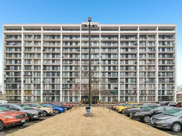 2005 S Finley Rd Unit 802, Lombard, IL 60148