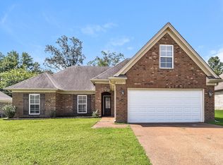 2639 Cherry Tree Dr, Southaven, MS 38672