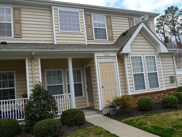 209 Ellis Dr