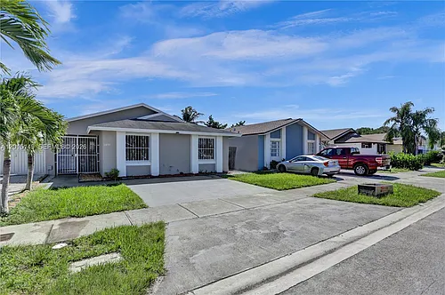 11854 SW 210th St Photo 1