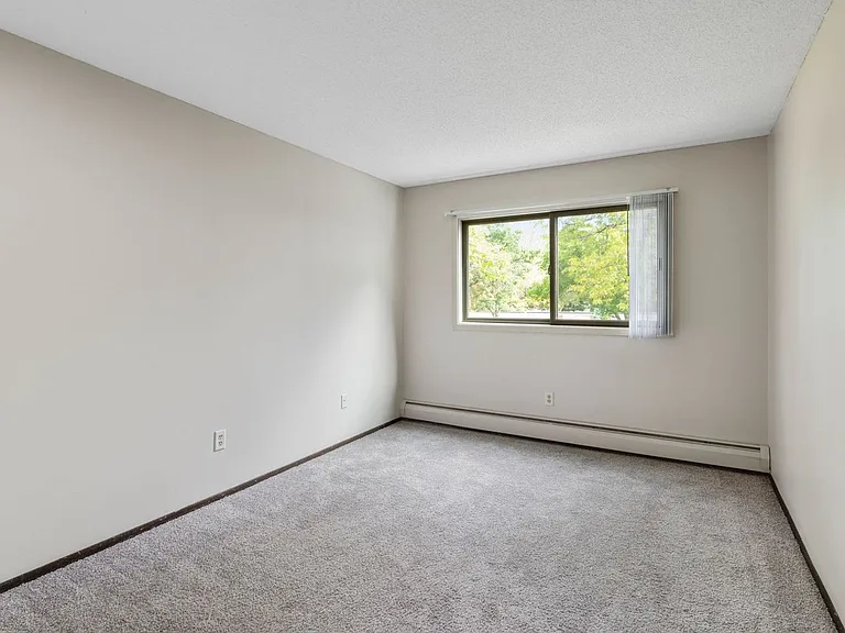 Eastgate Apartments — Photo 51