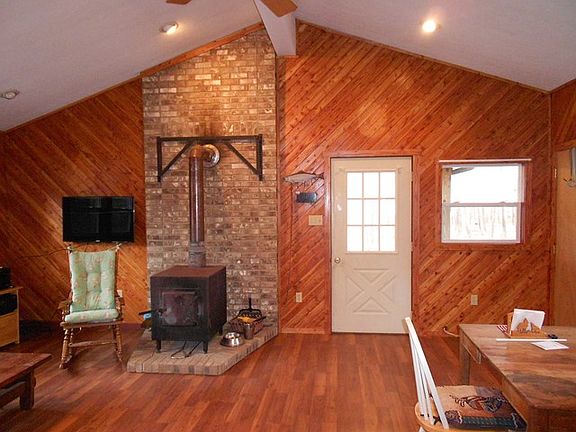 3rd image of 4702 Guitonville Rd