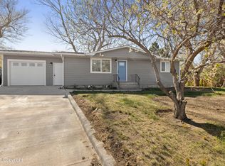 2 Prairieview Ct, Gillette, WY 82716