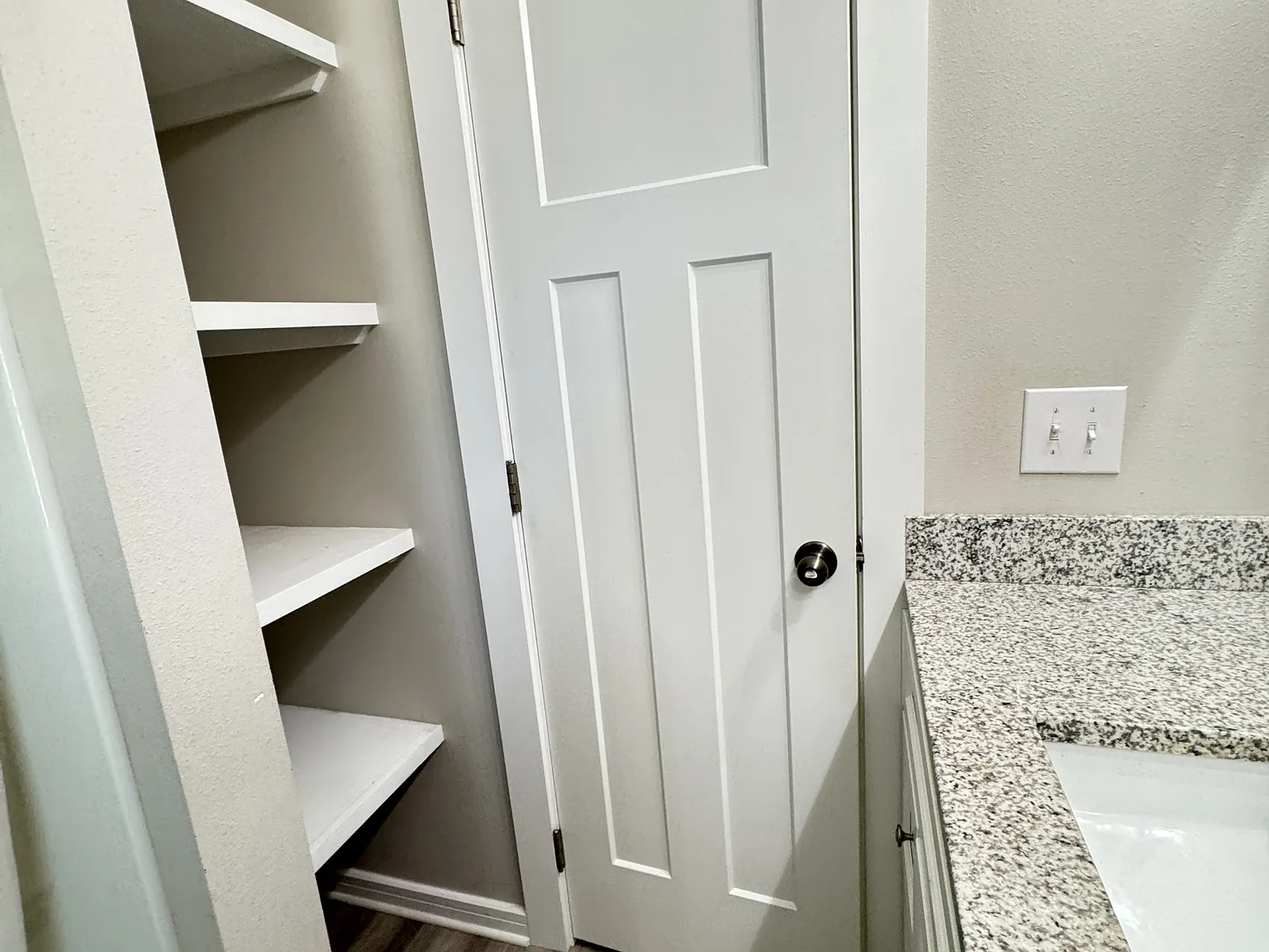 115A Montrose Dr - 1 — Photo 2