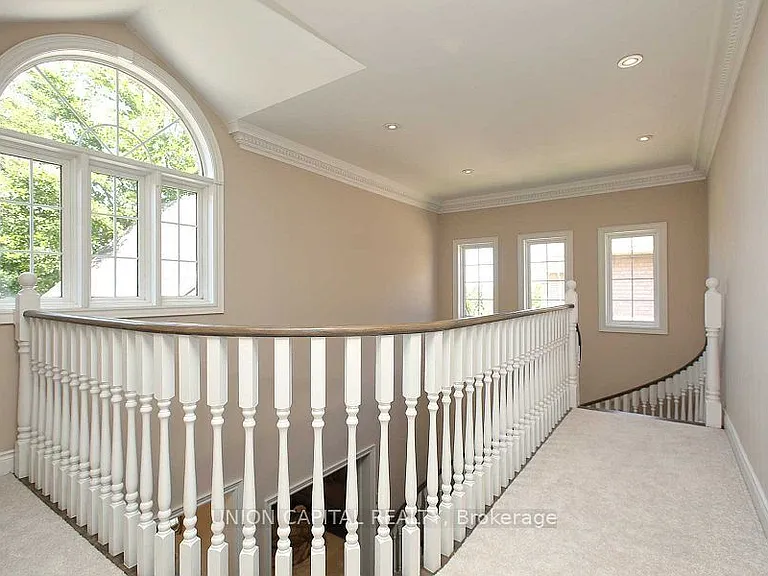 75 Langtry Pl — Photo 15