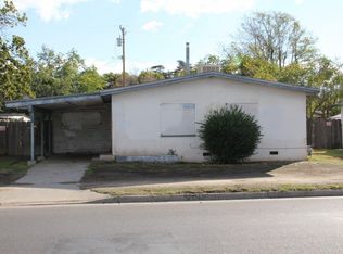 1942 E Ashlan Ave, Fresno, CA 93726