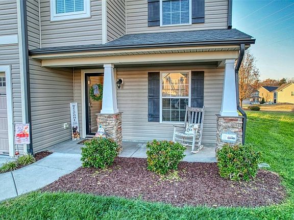 3rd image of 213 Redstone Ct