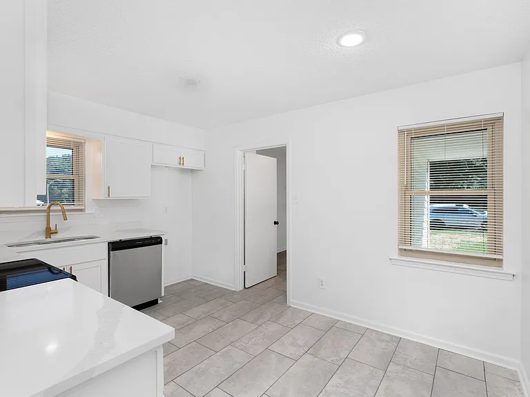 1860 Brookhaven Dr — Photo 11