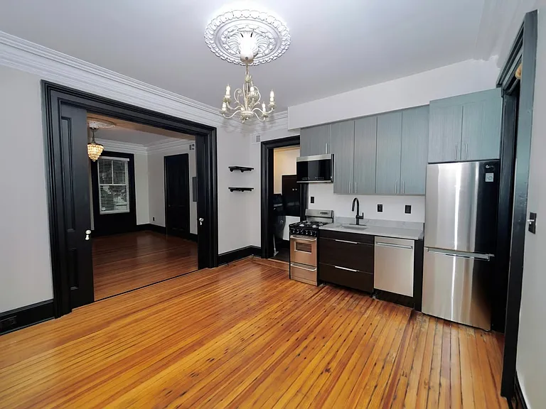 4 Grand St #2 — Photo 2