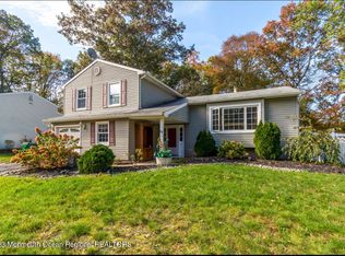 19 Hazelwood Ct, Howell, NJ
