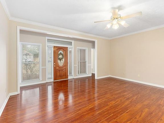 3rd image of 499 Lee Road 550