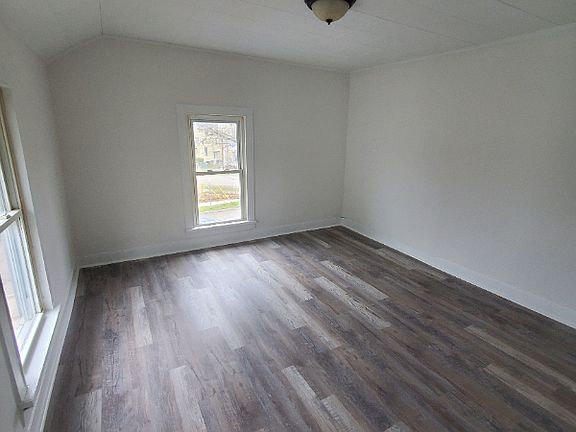 3rd image of 3 Schubert St #2