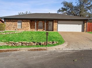 1213 S Rusk St, Weatherford, TX 76086