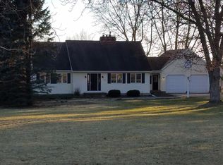 16201 Farnsworth Rd, Stockbridge, MI 49285