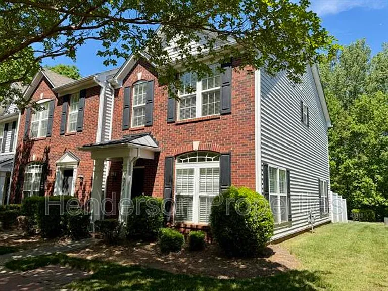 9552 Glenashley Dr — Photo 3