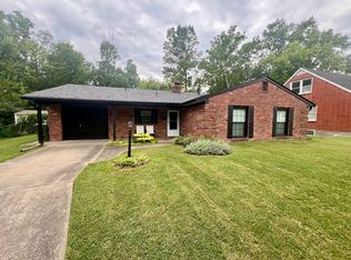 6710 Green Meadow Ct, Woodlawn Park, KY 40207