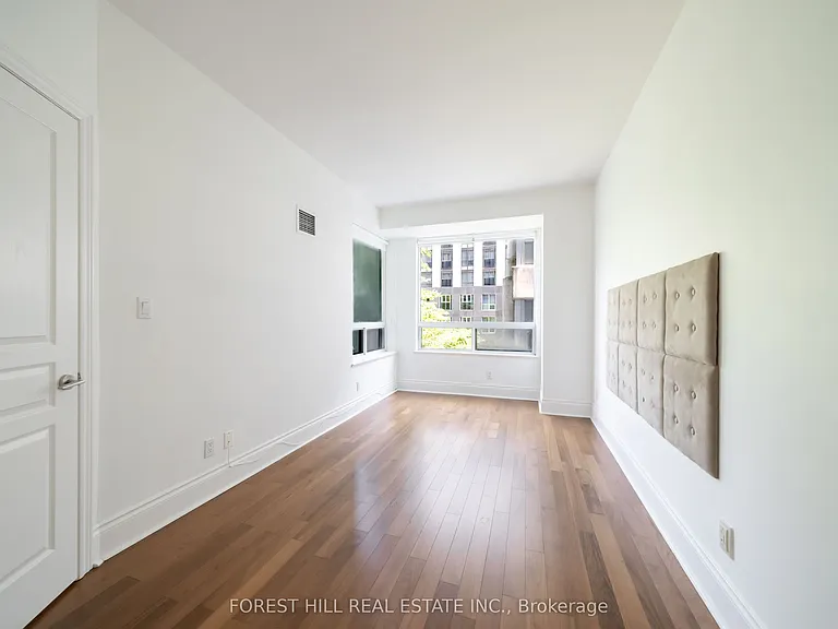 102 Bloor St W #708 — Photo 13