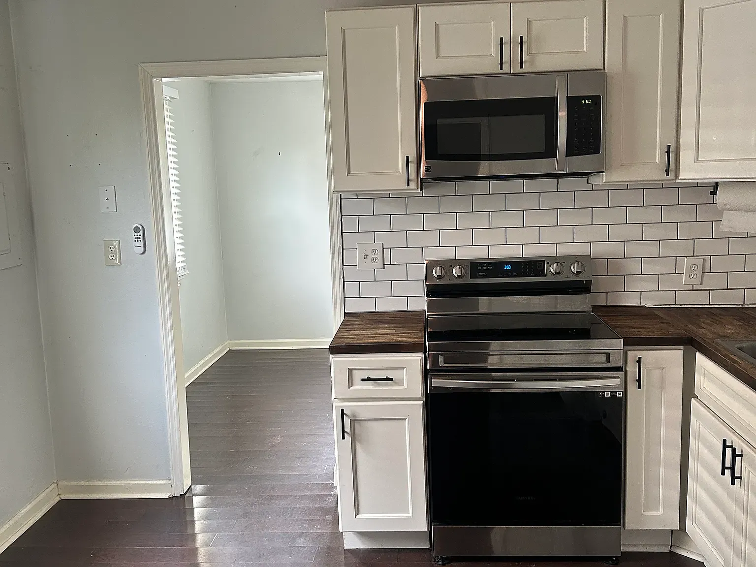 2 bed, 800 sqft, $2,200 — Photo 3