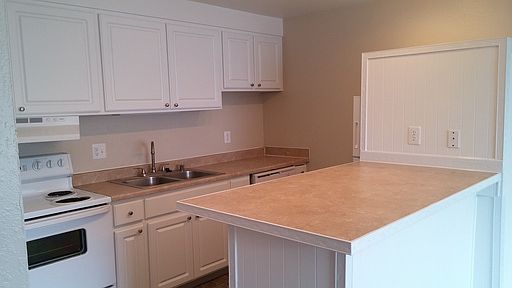 4th image of 1431 30th St SE APT 205