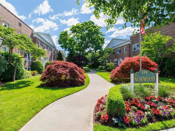 195 N Village Ave #3B, Rockville Centre, NY 11570