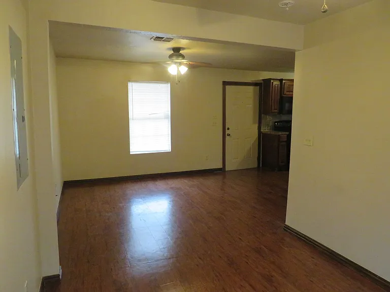 1604 NW Lindy Ave — Photo 4