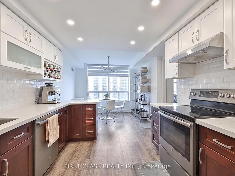 3181 Bayview Ave #902 — Photo 3