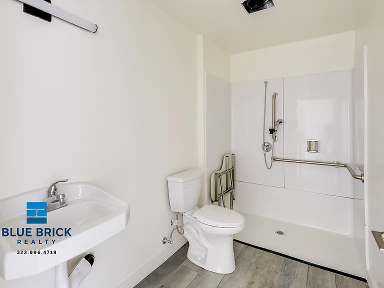4324 S Vermont Ave #502 — Photo 12