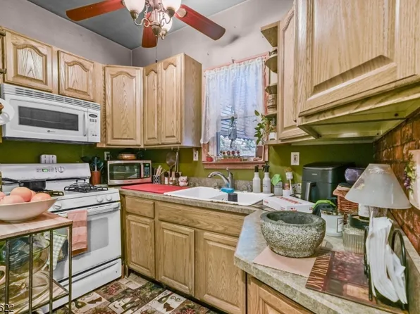 282 Ackerman Ave, Clifton City, NJ 07011