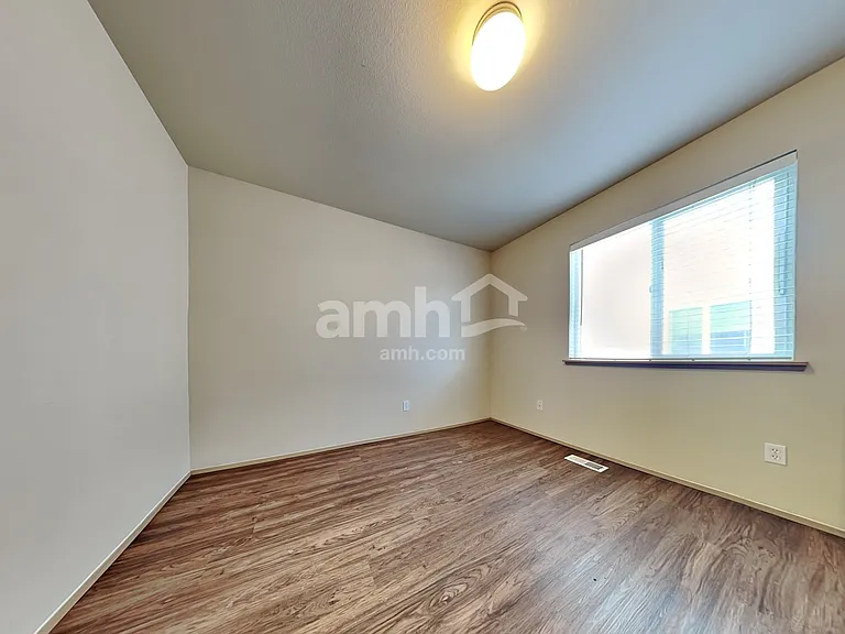 7815 205th St E — Photo 20
