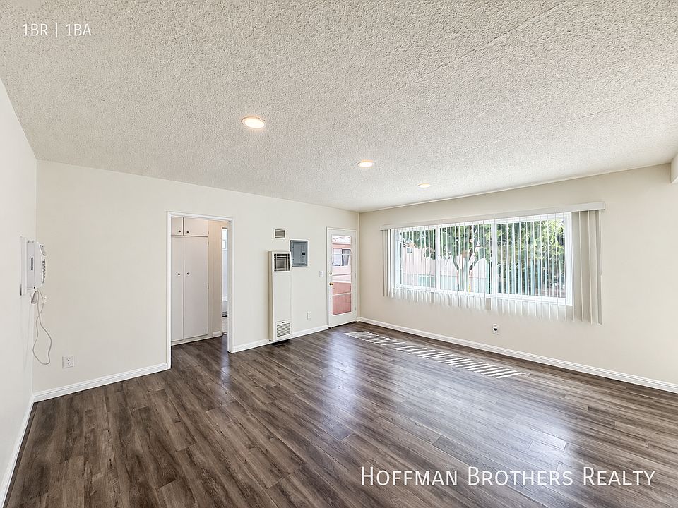 1st image of 19403 Haynes St #5