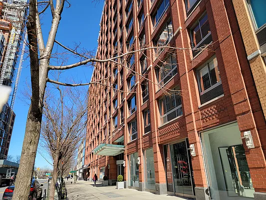 Sold by Sotheby's International Realty | media 11