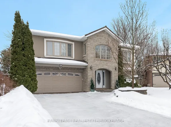 82 Derby Ct, Newmarket, ON L3Y 5Z9