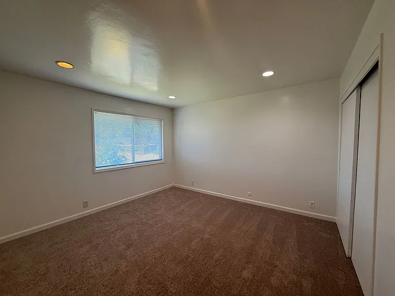 409 Taylor St #1-8 — Photo 10