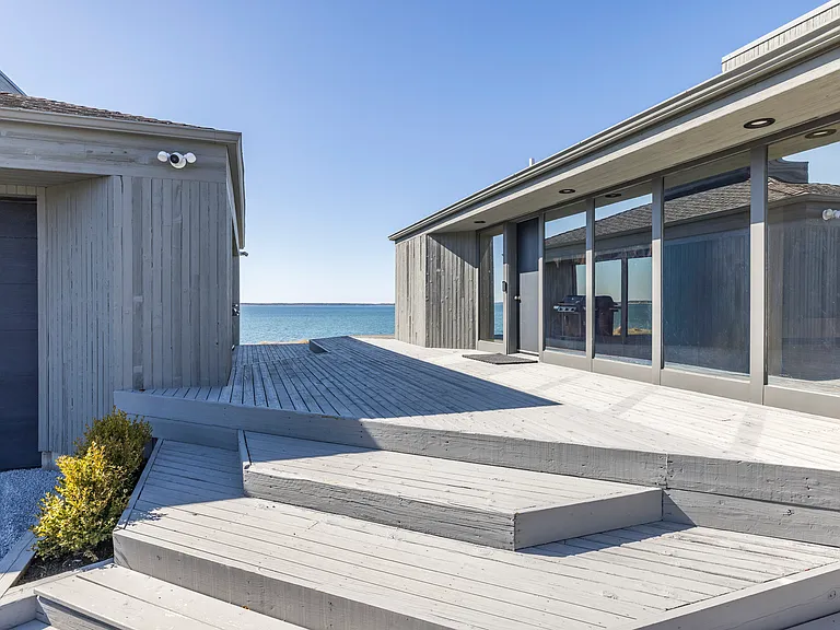 13 Peconic Ave — Photo 10