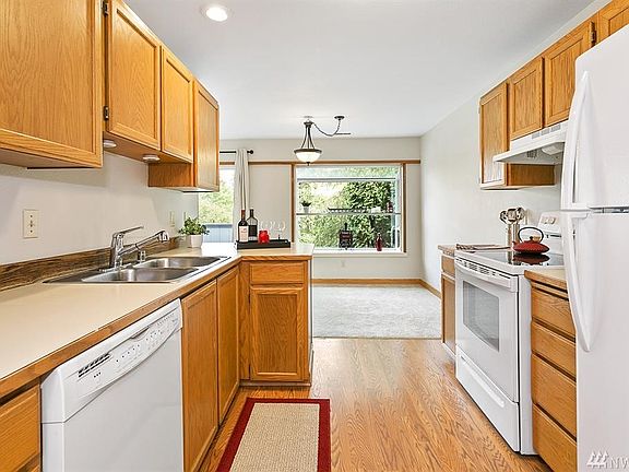 4th image of 4118 212th St SW APT C201
