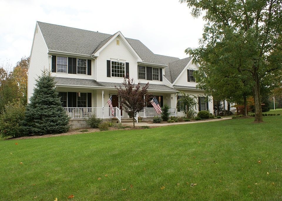 Custom Built Home Is Immaculate