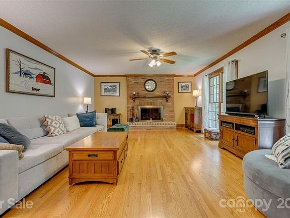 5th image of 7138 Cobblecreek Dr